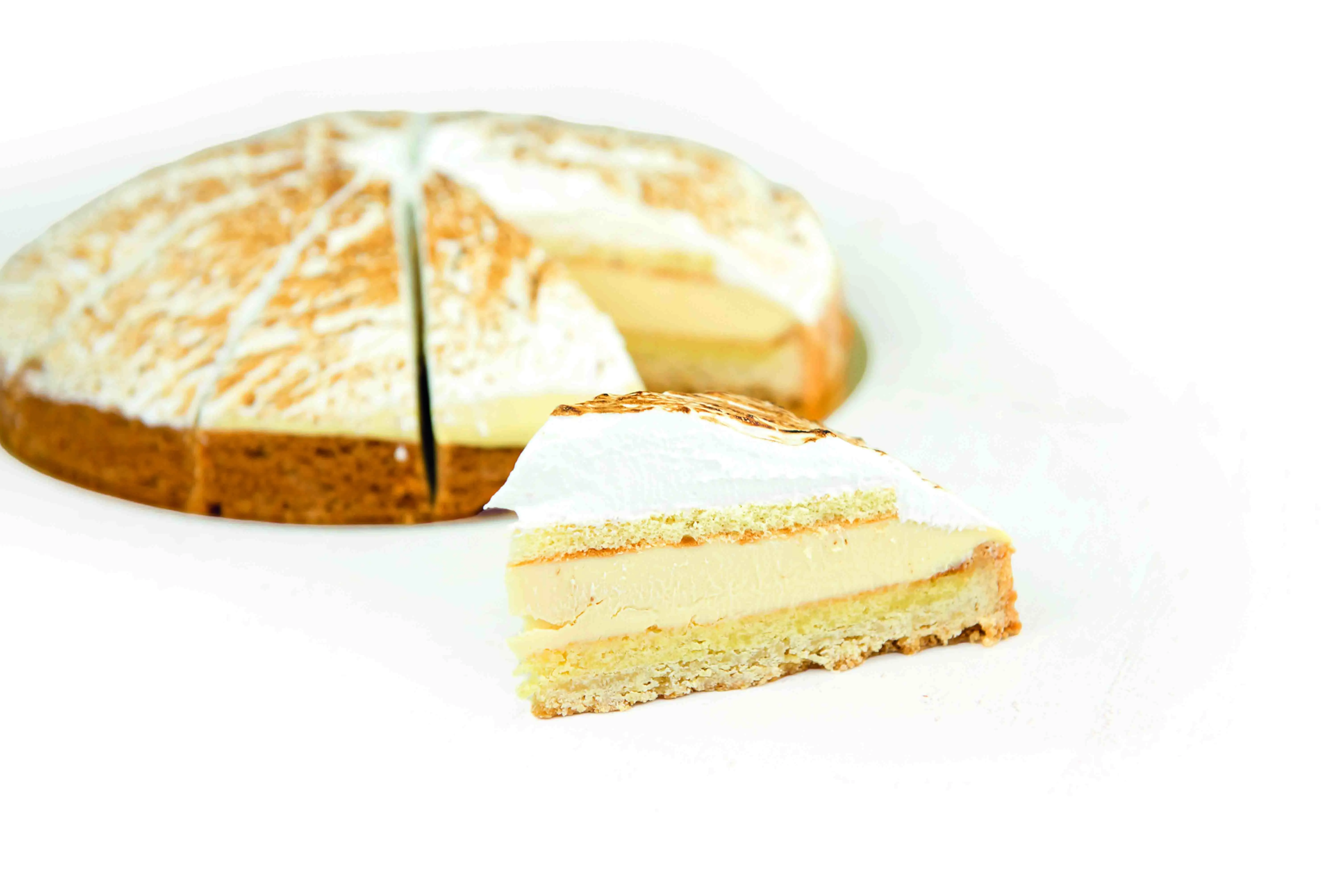 [2300048] Lemon meringue cake gesneden (25cm - 10 porties) 1350g