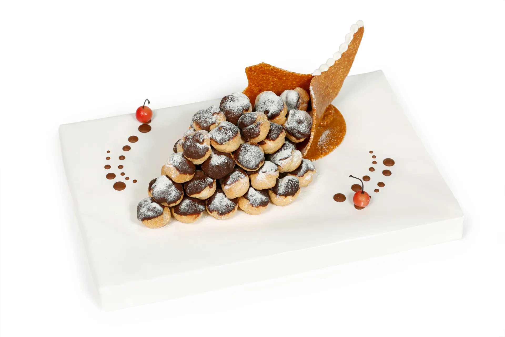 [230008] Corne de nougat garnie avec 50 choux